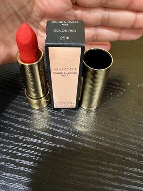 Gucci Rouge À Lèvres Mat Lipstick – shade Goldie Red 25